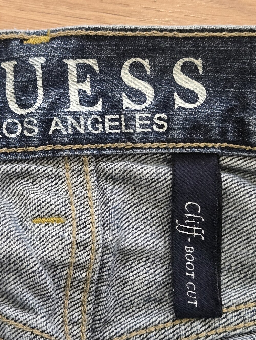 GUESS Jeans 36x32 Cliff Boot Cut Washed Blue with Contrast Stitching - Picture 3 of 7